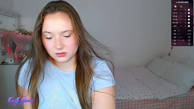 Snapshot of EmilyxxGraces chatting on September 9, 2025, 2:10 am EmilyxxGraces online show from September 9, 2025, 2:10 am