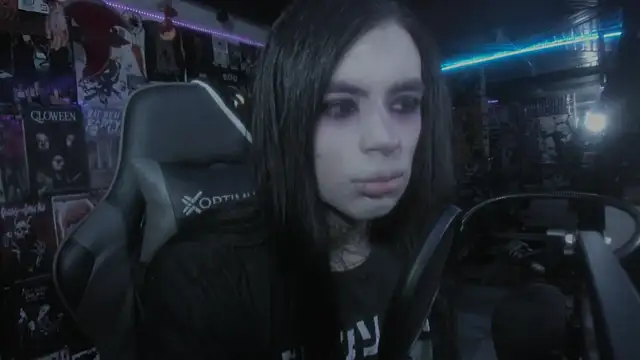 Snapshot of rotten_dreams chatting on March 10, 2025, 9:51 pm rotten dreams online show from March 10, 2025, 9:51 pm