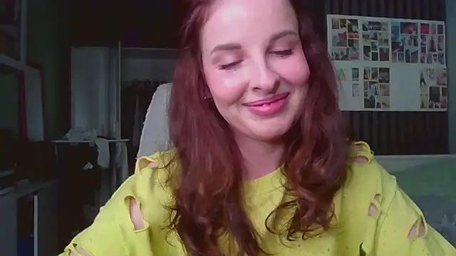 Snapshot of MollyBer chatting on May 28, 2026, 6:47 pm MollyBer online show from May 28, 2026, 6:47 pm