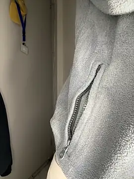 Snapshot of Hamza-Maroki chatting on December 17, 2025, 8:47 pm Hamza-Maroki online show from December 17, 2025, 8:47 pm