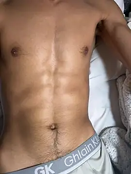 Snapshot of Hamza-Maroki chatting on April 8, 2026, 10:55 pm Hamza-Maroki online show from April 8, 2026, 10:55 pm