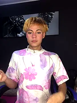 Snapshot of mchissexx chatting on November 10, 2025, 2:55 pm mchissexx online show from November 10, 2025, 2:55 pm