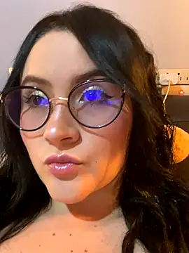 ValentinaOrtiz3 online show from December 19, 2025, 1:42 am