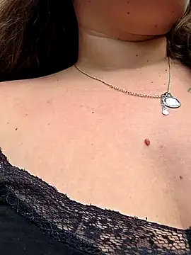 justtess online show from October 2, 2025, 1:03 pm