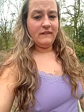 justtess online show from April 9, 2026, 3:18 pm