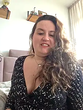 Snapshot of justtess chatting on January 6, 2026, 9:02 am justtess online show from January 6, 2026, 9:02 am