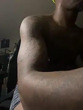 Snapshot of FreakServant100 chatting on December 17, 2025, 10:42 am FreakServant100 online show from December 17, 2025, 10:42 am