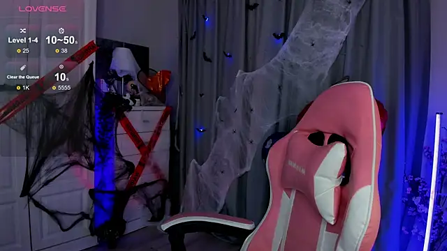 Snapshot of _Loneve__ chatting on October 15, 2025, 2:47 pm  Loneve   online show from October 15, 2025, 2:47 pm