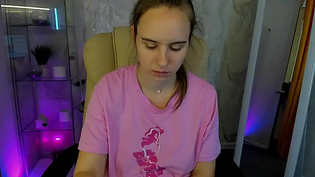 Lika 0ne online show from October 26, 2025, 11:10 am