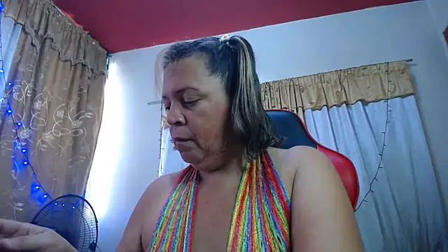 Snapshot of alina_maturehot chatting on October 5, 2025, 1:57 pm alina maturehot online show from October 5, 2025, 1:57 pm