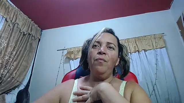 Snapshot of alina_maturehot chatting on October 4, 2025, 11:06 pm alina maturehot online show from October 4, 2025, 11:06 pm