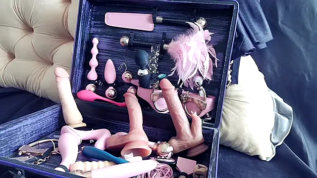 Snapshot of Chanel_Noire chatting on March 2, 2025, 4:36 pm Chanel Noire online show from March 2, 2025, 4:36 pm