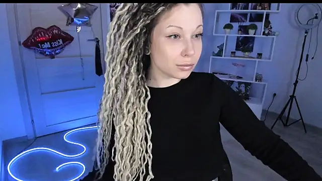 HoneySallyMoore online show from February 7, 2026, 4:48 pm