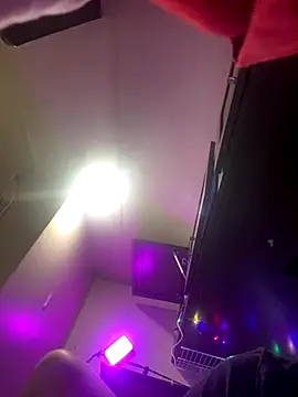 favoritestepsis online show from September 21, 2025, 12:38 am