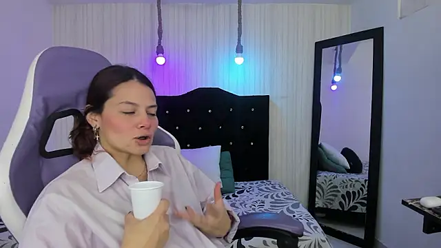 nicky angel1 online show from February 24, 2026, 8:21 pm