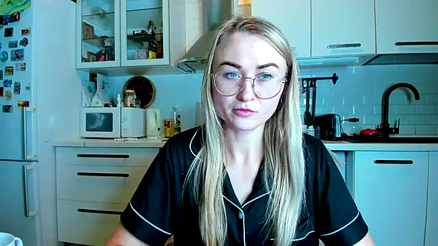 your Goddess Eva online show from November 18, 2025, 8:45 pm