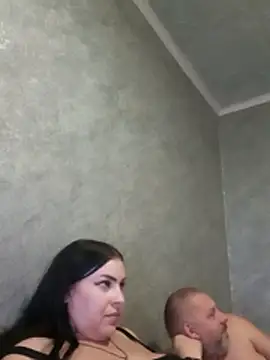 Greta Tamar online show from December 3, 2025, 6:51 pm