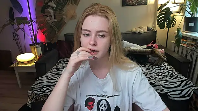 Alexa Pirs online show from March 6, 2026, 1:17 pm