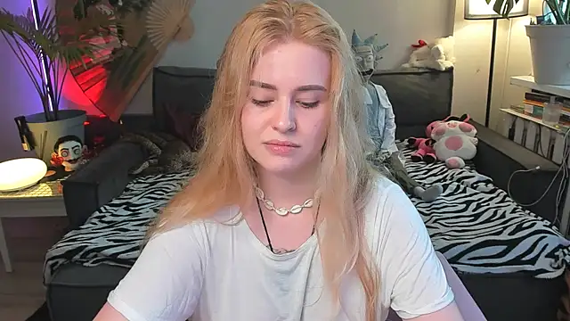 Snapshot of Alexa_Pirs chatting on July 7, 2026, 2:42 pm Alexa Pirs online show from July 7, 2026, 2:42 pm