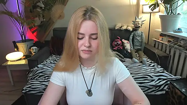 Snapshot of Alexa_Pirs chatting on June 18, 2026, 11:04 am Alexa Pirs online show from June 18, 2026, 11:04 am