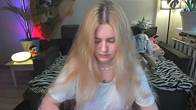 Snapshot of Alexa_Pirs chatting on July 3, 2026, 4:35 pm Alexa Pirs online show from July 3, 2026, 4:35 pm