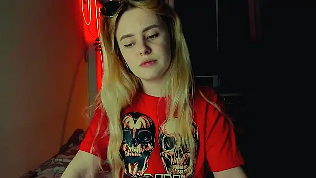 Alexa Pirs online show from March 13, 2025, 11:38 pm