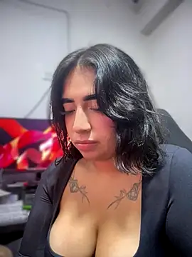 Snapshot of Scarlett-LS chatting on November 3, 2025, 1:22 am Scarlett-LS online show from November 3, 2025, 1:22 am