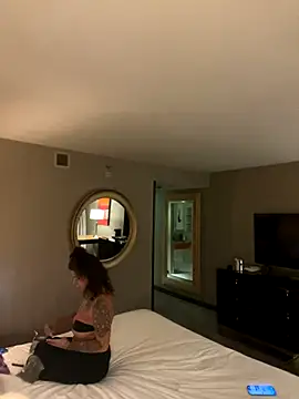 Snapshot of cheffboyrg chatting on October 28, 2025, 6:45 am cheffboyrg online show from October 28, 2025, 6:45 am