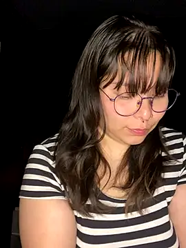 Snapshot of Solo_yoss chatting on November 15, 2025, 7:34 am Solo yoss online show from November 15, 2025, 7:34 am