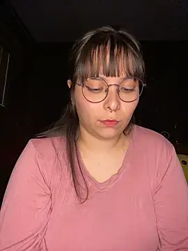 Snapshot of Solo_yoss chatting on November 23, 2025, 7:18 am Solo yoss online show from November 23, 2025, 7:18 am