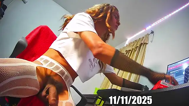 Snapshot of Fhrankie_xxl chatting on November 11, 2025, 11:31 pm Fhrankie xxl online show from November 11, 2025, 11:31 pm