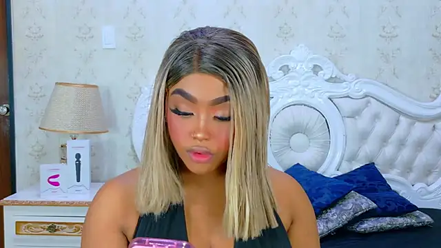 TianahGlow online show from November 27, 2025, 8:31 pm