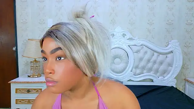 TianahGlow online show from November 29, 2025, 9:37 pm