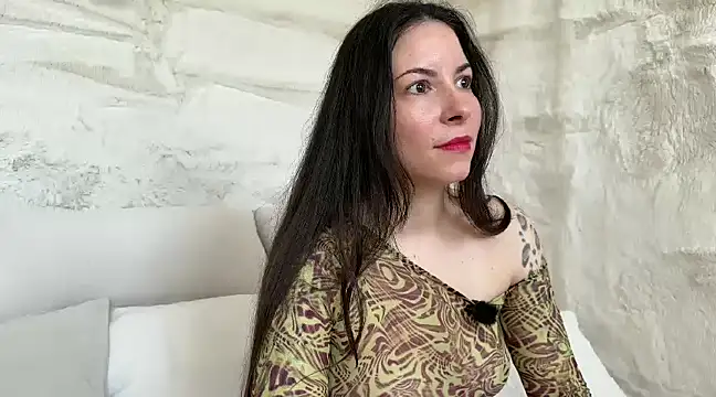 SandraSchon online show from February 17, 2025, 7:37 am