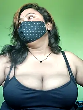 rani130 online show from October 28, 2025, 1:17 am