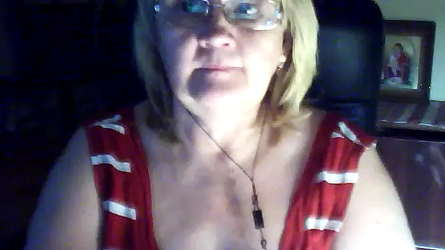 Snapshot of Violet5364 chatting on November 10, 2025, 8:47 pm Violet5364 online show from November 10, 2025, 8:47 pm