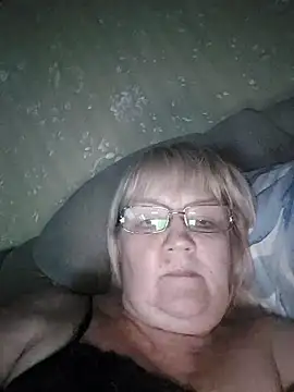 Violet5364 online show from November 25, 2025, 9:37 pm