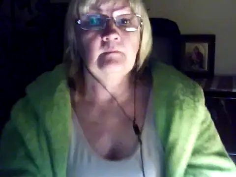 Snapshot of Violet5364 chatting on November 6, 2025, 9:08 pm Violet5364 online show from November 6, 2025, 9:08 pm