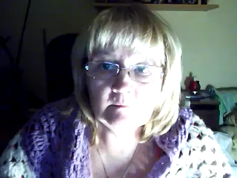Snapshot of Violet5364 chatting on February 19, 2025, 9:25 pm Violet5364 online show from February 19, 2025, 9:25 pm