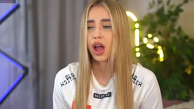  Spring Day  online show from April 5, 2026, 8:21 am