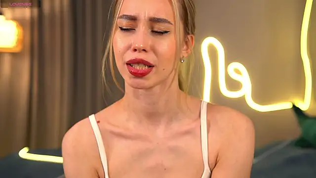 Snapshot of _Spring_Day_ chatting on November 9, 2025, 8:29 am Spring Day online show from November 9, 2025, 8:29 am