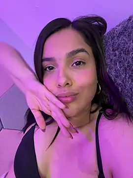 Lana Pearce online show from February 26, 2025, 3:32 pm