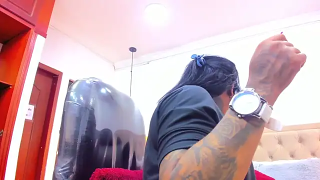 emma purple  online show from November 26, 2025, 5:35 pm