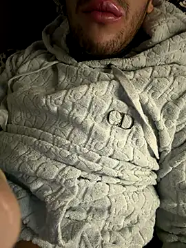 yaxxx03 online show from November 10, 2025, 7:41 pm