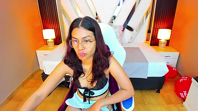 Snapshot of Cristin_Petite chatting on February 25, 2025, 11:32 am Cristin Petite online show from February 25, 2025, 11:32 am