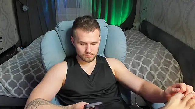 Snapshot of Vladik_b chatting on March 6, 2025, 9:20 pm Vladik b online show from March 6, 2025, 9:20 pm