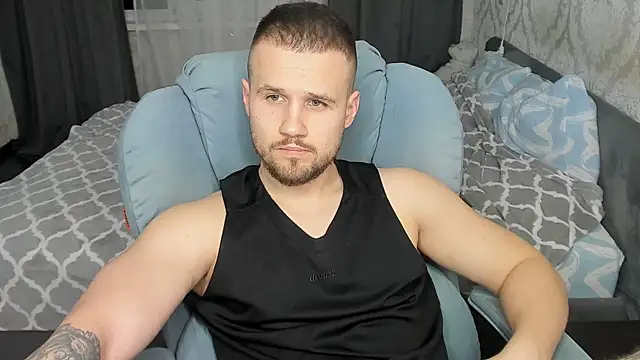 Snapshot of Vladik_b chatting on February 19, 2025, 9:25 pm Vladik b online show from February 19, 2025, 9:25 pm