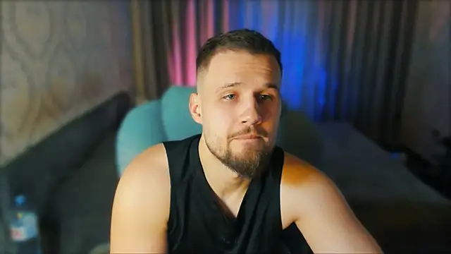 Snapshot of Vladik_b chatting on February 10, 2026, 6:07 pm Vladik b online show from February 10, 2026, 6:07 pm