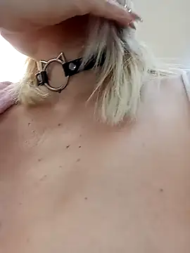 Snapshot of CandieGilson__ chatting on December 3, 2025, 1:21 pm CandieGilson online show from December 3, 2025, 1:21 pm