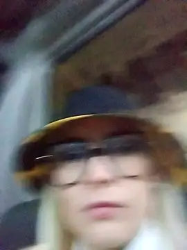 Snapshot of CandieGilson__ chatting on December 4, 2025, 10:36 am CandieGilson online show from December 4, 2025, 10:36 am